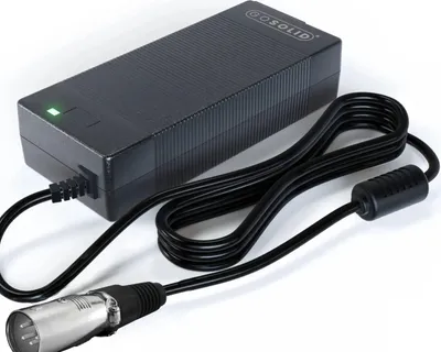 Produktbild von GO SOLID! Ladegerät Elektrisches Fahrrad - 42V 2A mit XLR 4-poligem Stecker