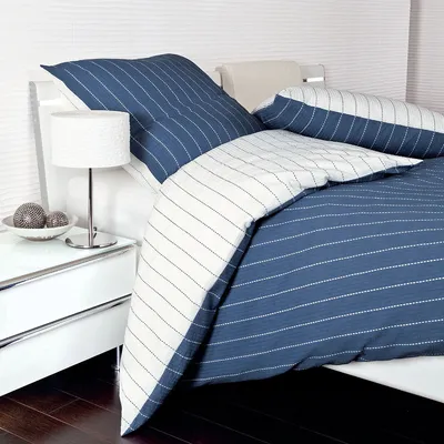 Produktbild von Traumschlaf Mako-Soft-Seersucker Wendebettwäsche Tango denimblau Kissenbezug einzeln 40x80 cm