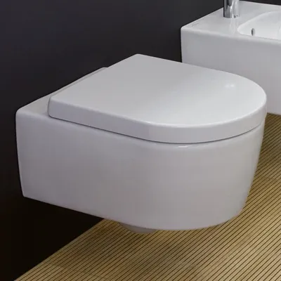 Produktbild von Villeroy & Boch Avento Wand-Tiefspülklosett DirectFlush Combi-Pack