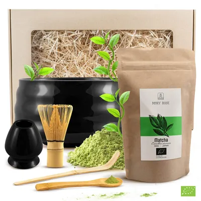 Produktbild von Mary Rose - Matcha Tee Set  Pulver 100g - Schwarze Keramik Schale Yoru 500ml - Bambus Chasen Besen & Kusenaoshi Halter - Japan