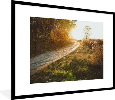 Produktbild von MuchoWow® Gerahmtes Poster Weg - Natur - Baum 80x60 cm - Poster mit Schwarzem Bilderrahmen Wandposter Rahmen Foto Bilder - Schlafzimmer-Dekorationen - Fotoposter