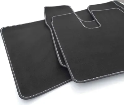 Immagine prodotto di Tappetini per camion Scania S (cuciture decorative bianche) set di tappeti in velours tappetini per auto cabina di guida tuning 3x incl. tappetino centrale