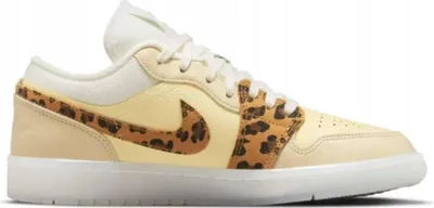 Immagine prodotto di Nike Air Jordan 1 One Low SNKRS Day Sneaker, bianco/giallo/leopardato DN6998-700 Edizione speciale, numero di scarpe: 43 EU