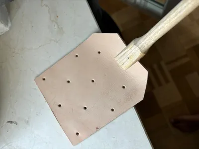 Obrázek produktu pro Abato plácačka na mouchy přírodní dřevo mouchy vosy kožená plácačka na mouchy extra robustní