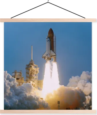 Produktbild von MuchoWow® Textilposter Ein Start des Space Shuttles 60x60 cm mit holzfarbenen Rahmen - Wanddekoration