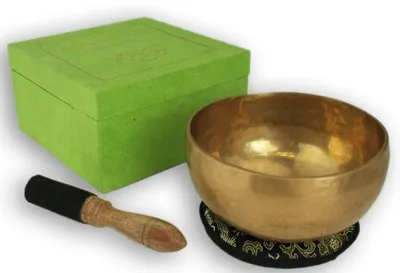 Produktbild von Klangschale in grüner Geschenkbox M mit Lotus-Box und Zubehör