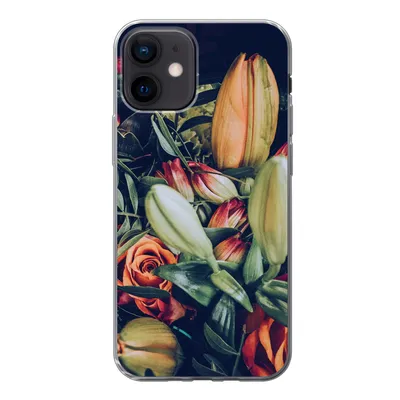 Produktbild von MuchoWow® Handyhülle Schutzhülle Hülle für iPhone 12 Blumenstrauß - Stilleben - Blumen - Pflanzen - Rot Silikon Softcase Handy Hülle - Schutzhülle