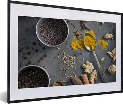 Produktbild von MuchoWow® Gerahmtes Poster Kräuter auf grauem Hintergrund 60x40 cm - Poster mit Schwarzem Bilderrahmen Wandposter Rahmen Foto Bilder - Schlafzimmer - Plakat in Rahmen - Drucken
