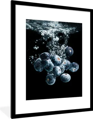 Produktbild von MuchoWow® Gerahmtes Poster Blaubeeren - Obst - Beeren - Stillleben - Wasser - Schwarz 60x80 cm - Poster mit Schwarzem Bilderrahmen Wandposter Rahmen Foto Bilder - Wohnzimmer - Dekorationen - Prämie