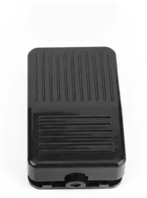 Productafbeelding van In- en outdoorvoetpedaal - 250V 10A - Waterdicht, AI-gegenereerde afbeelding