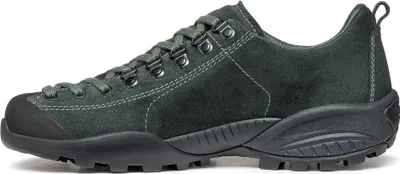 Dunkelgrüne Lifestyle-Schuhe für Damen; Modell "Mojito Rock GTX" von Scarpa; mit Schnürung und robustem Profil.