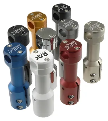Obrázok produktu pre Držiak riadidiel STR8 čierny matný, vyrobený metódou CNC, určený pre riadidlá do terénu, kompatibilný s modelmi Yamaha BWS 50 a MBK