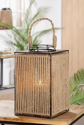 Imagen del producto de Gilde, vela decorativa "Rope", metal, cuerda, color natural, paquete de 2, largo 18 cm, ancho 18 cm, alto 30 cm. Código: 4063387602041