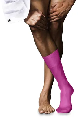 Imagen del producto de Calcetines para hombre FALKE, modelo No. 9 M SO, confeccionados en algodón "Fil d'Écosse" de color liso, paquete de 1 par