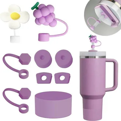 Obrázek produktu pro Příslušenství ke Stanley Cupu, 6 silikonových trysek, 2 míchací tyčinky, 1 silikonová vložka pro kelímky Stanley Cup o objemu 1,2 l a 850 ml, kelímky nejsou součástí balení, fialová