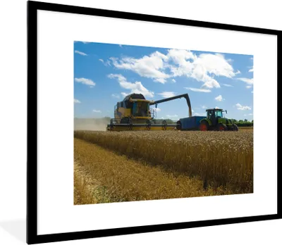 Produktbild von MuchoWow® Gerahmtes Poster Traktor - Bauernhof - Landleben - Ernte - Getreide 80x60 cm - Poster mit Schwarzem Bilderrahmen Wandposter Rahmen Foto Bilder - Schlafzimmer-Dekorationen - Fotoposter