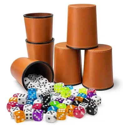 Imagen del producto de Set de 6 vasos para dados, con 72 dados, ideal para juegos y fiestas