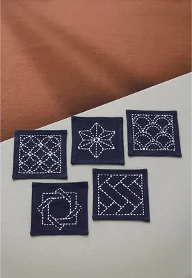 Produktbild von Olympus Sashiko Stickpackung "Untersetzer 5er Set", Stoff bedruckt, 10x10cm, Original aus Japan
