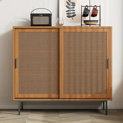 Imagen del producto de Cómoda con dos puertas correderas y estantes ajustables, de estilo rústico
