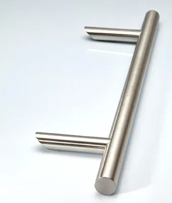 Produktbild von Edelstahl Haustürgriff Stangengriff mit schrägen Stützen  Länge L:350 Achsmaß B:210mm