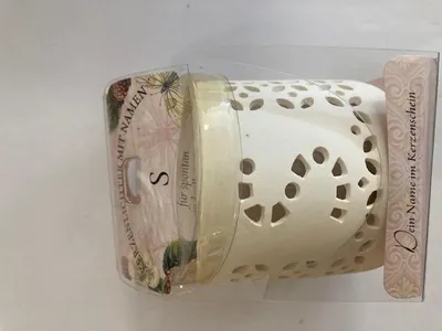 Produktbild von Persönliches Porzellanlicht Teelichtleuchter mit Namen Buchstabe S