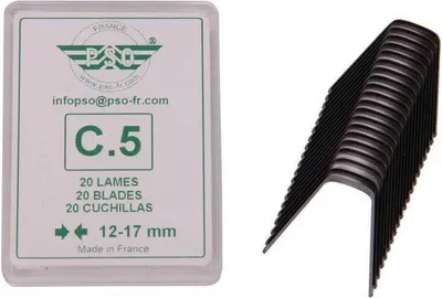 A product packaging with blades next to it.