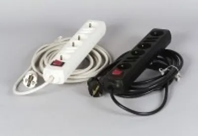 Produktbild von REV 00124815, 5 m, Drinnen, 1,5 mm², Weiß, 8 AC-Ausgänge, 250 V