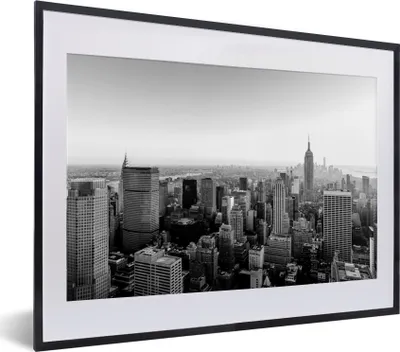 Produktbild von MuchoWow® Gerahmtes Poster Sonnenaufgang an der Skyline von New York - schwarz und weiß 40x30 cm - Poster mit Schwarzem Bilderrahmen Wandposter Rahmen Foto Bilder - Bilderrahmen - Poster im Rahmen