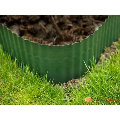 Produktbild von Grüne Polyethylen-Rasenkantenleiste H25 cm x 9 m - NATUR