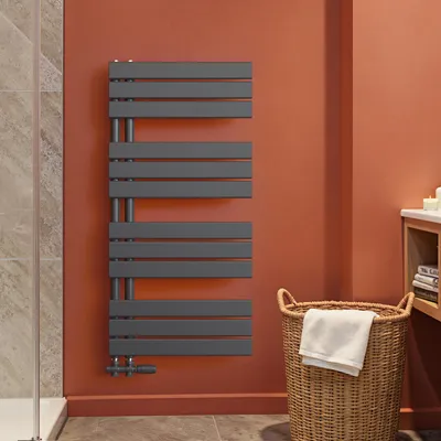 Immagine prodotto di S'AFIELINA 1041x500mm Radiatore da bagno Radiatore per asciugamani Radiatore a pannello piatto per bagno Attacco laterale antracite 529 Watt