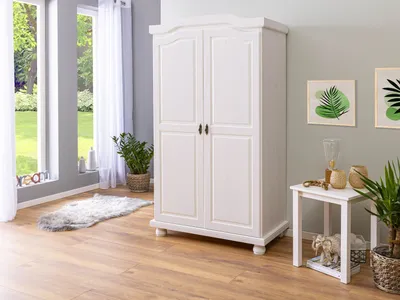 Produktbild von Kleiderschrank "Hedda" aus Massivholz in Weiss mit 2 Türen und 4 Einlegeböden. Abmessungen (BxHxT) 104x180x56 cm