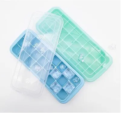 Imagen del producto de Moldes de silicona para hacer cubitos de hielo con tapa, de varios colores, aptos para uso alimentario, con dimensiones de 24 x 10 x 2,6 cm. Contenedor para cubitos de hielo