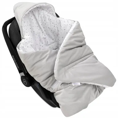 Produktbild von Jukki Autositzdecke 90x90 cm mit Kapuze – Einschlagdecke für Babyschale – Twinkle Stars & Grey Velvet
