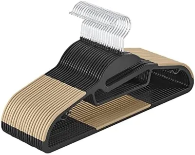 Productafbeelding van PromoHome® Set van 20 plastic kledinghangers – antislip en ruimtebesparend, 41 x 22 cm, bruin/zwart