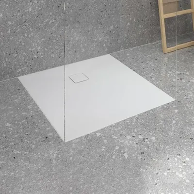 Immagine prodotto di Doccia Ideal Standard Lastani, 90 x 90 cm, realizzata in acrilico sanitario con nucleo in resina minerale (StoneTech™), superficie antiscivolo, installazione a filo pavimento