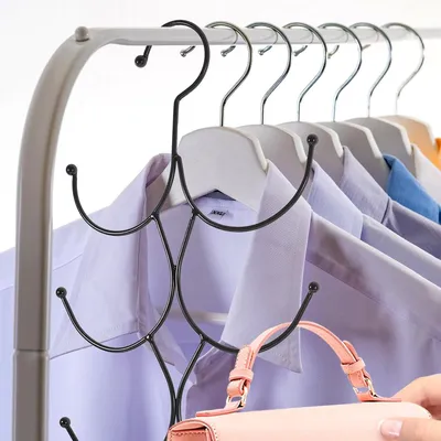 Produktbild von Multifunktionaler Schal- und Krawattenhalter aus schwarzem Eisen mit 10 Haken, platzsparend und poliert, als Kleiderschrank-Organizer