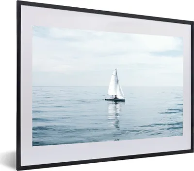Produktbild von MuchoWow® MuchoWow® Gerahmtes Poster Meer - Segelboot - Blau 60x40 cm - Poster mit zchwarzem Bilderrahmen - Schlafzimmer - Plakat in Rahmen - Drucken