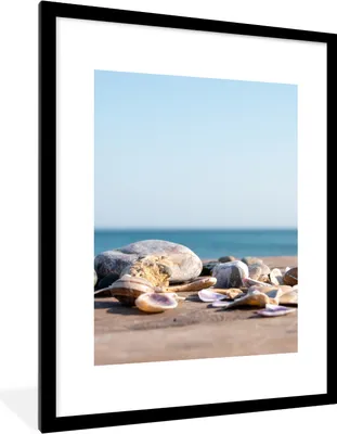 Produktbild von MuchoWow® Gerahmtes Poster Muscheln - Strand - Meer - Sommer - Sonne 60x80 cm - Poster mit Schwarzem Bilderrahmen Wandposter Rahmen Foto Bilder - Wohnzimmer - Dekorationen - Prämie