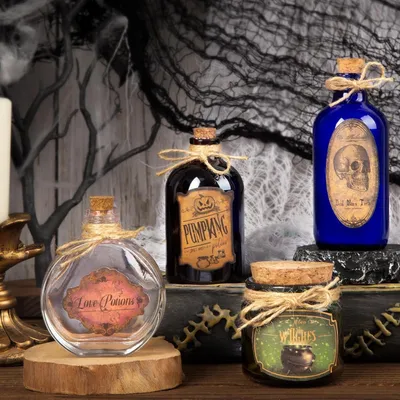 Produktbild von Set mit 4 Glasflaschen für Zaubertränke, ideal zur Halloween-Dekoration