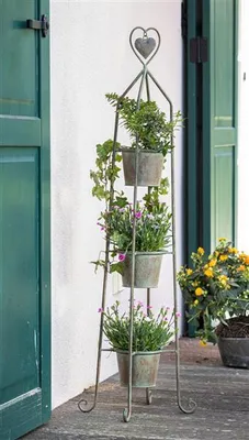 Produktbild von Blumenständer "Herz" 104 cm hoch, aus Metall im Antik Look, 3 Pflanztöpfe in Rost Optik, Blumentopfständer, Pflanzsäule, Pflanzenständer