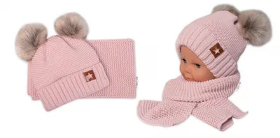 Obrázok produktu pre Baby Nellys Zimná čiapka s kožušinovými bambuľkami + šatka Star - púdrová, 6/24 mesiacov