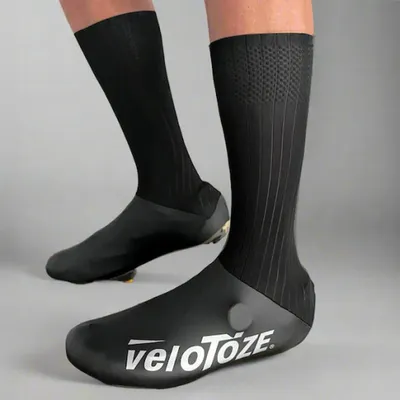 Obrázok produktu pre VeloToze aerodynamický návlek na topánky pre časovky, čierna farba, veľkosť XL.
