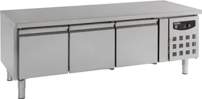 Obrázok produktu pre Chladiaca vitrína vysoká 650 cm, 3 dvere