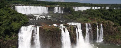 Produktbild von Wallario Poster - Iguazu-Wasserfälle, Kunstdruck Größe: 50 x 125 cm