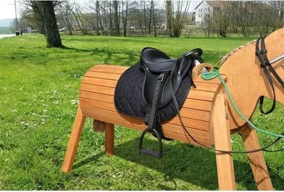 Produktbild von EDUPLAY 160254 Sattel mit Steigbügel, schwarz (1 Set)