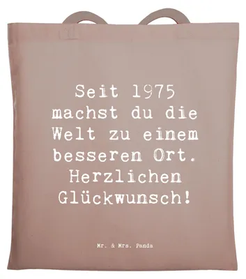Produktbild von Mr. & Mrs. Panda totebag Spruch 1975 Geburtstag - Braun Pastell - Geschenk, Tasche, Happy Birthday, Geburtstagsgeschenk, Stoffbeutel, Jahrzehnte, Schultasche, Freund