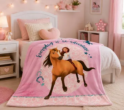 Produktbild von Spirit Wild und Frei Kuscheldecke, Decke mit Pferd, 130x160cm, KI-generiertes Bild