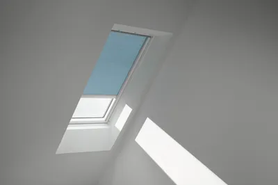 Produktbild von Velux Plissee-Faltstore solarbetrieben gletscherblau uniPK08 1169S