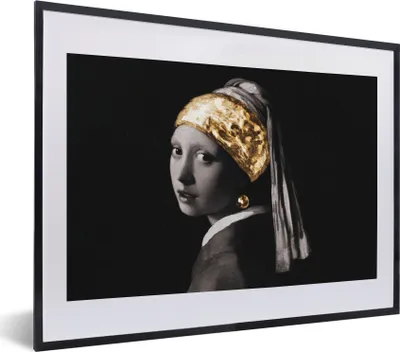 Produktbild von MuchoWow® Gerahmtes Poster Mädchen mit Perlenohrring - Vermeer - Gold - Schwarz - Weiß 40x30 cm - Poster mit Schwarzem Bilderrahmen Wandposter Rahmen Foto Bilder - Bilderrahmen - Poster im Rahmen