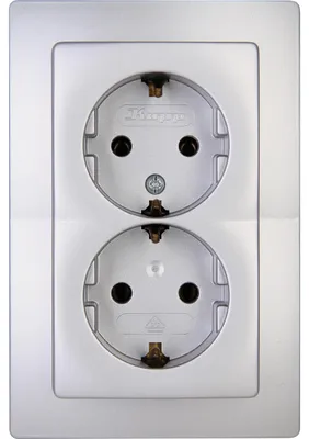 Produktbild von Kopp Schutzkontakt-Steckdose 2-fach Paris silber, 941120089